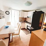 Apartma Tara